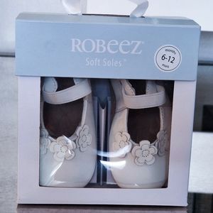 Robeez Soft Soles Brianna Dress Shoes in White Size 6-12  months